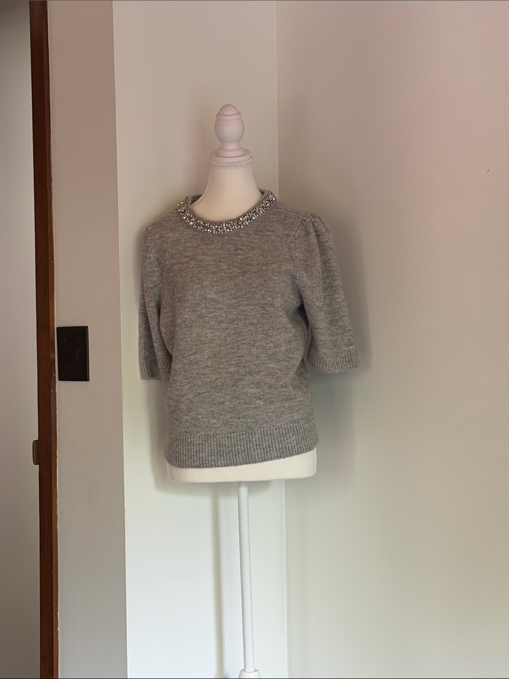 Embellished Crewneck Short-Sleeve Sweater - Gray